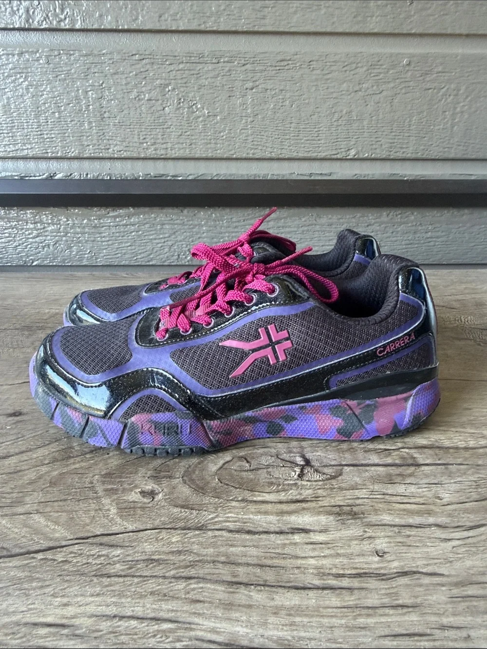KURU Carrera Women’s Black and Purple Athletic Shoes with Pink Laces size 7.5